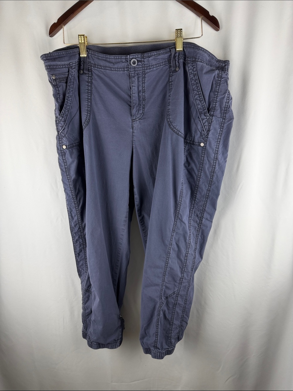 Chico's Blue Casual Cargo Capris